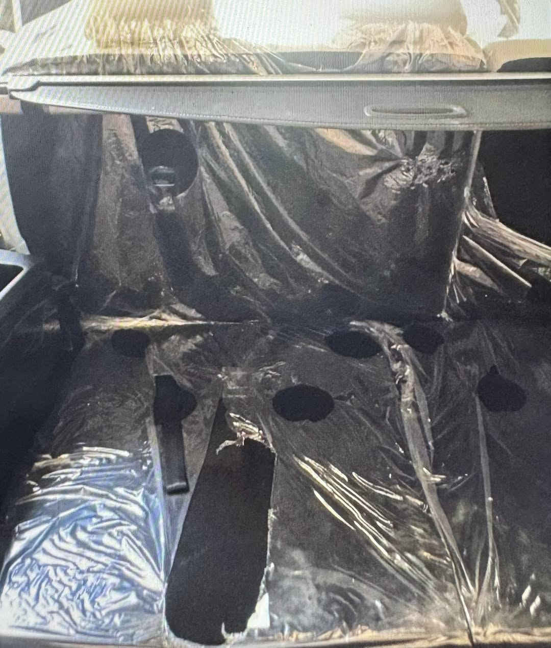 السلام عليكم سورنتو مو ديل ٢٢خليجي دوليه ماشيه ٣٨ مكفوله كفاله عامه شرط السونار جكه مابيها كامره فول كشناه كهرباء  شاحنً ابل  مرفي شفط ترحيب بصمه بردات خلفيه
السياره ٤سلندر عالتيدنه من الشركه
السعر ٢٤


**إذا كنت صاحب هذا الإعلان وتريد حذفه لأي سبب، رجاءا أرسل رسالة إلى الدعم الفني**