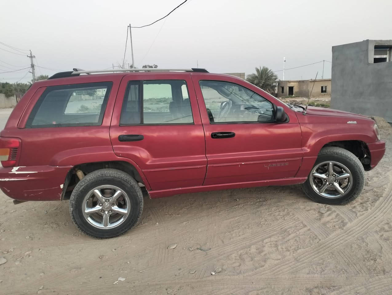 السلام عليكم
للبيع مستعجل 
جيب شيروكي 2002
محرك VVT مصبوغه عام 
السعر 36 
التواصل على الرقم ***********
