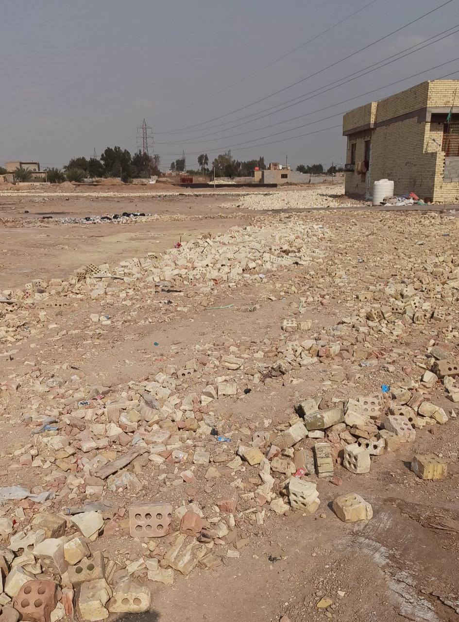 السلام عليكم... يوجد لدينا قطع اراضي للبيع خلف مطعم الديوان... جميع الخدمات بيها ماء.. كهرباء... تبليط...  والمساحات مختلفة حسب الطلب... للاستفسار الاتصال بالرقم...***********
