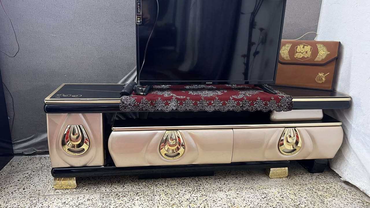 بلازمه حجم 32 بدون نت 
ثلاجه نضيفه كلش 10 قدم 
ميز بلازمه ينفتح يصير 4 مترات عرض 
مكاني بغداد مدينة الصدر


**إذا كنت صاحب هذا الإعلان وتريد حذفه لأي سبب، رجاءا أرسل رسالة إلى الدعم الفني**