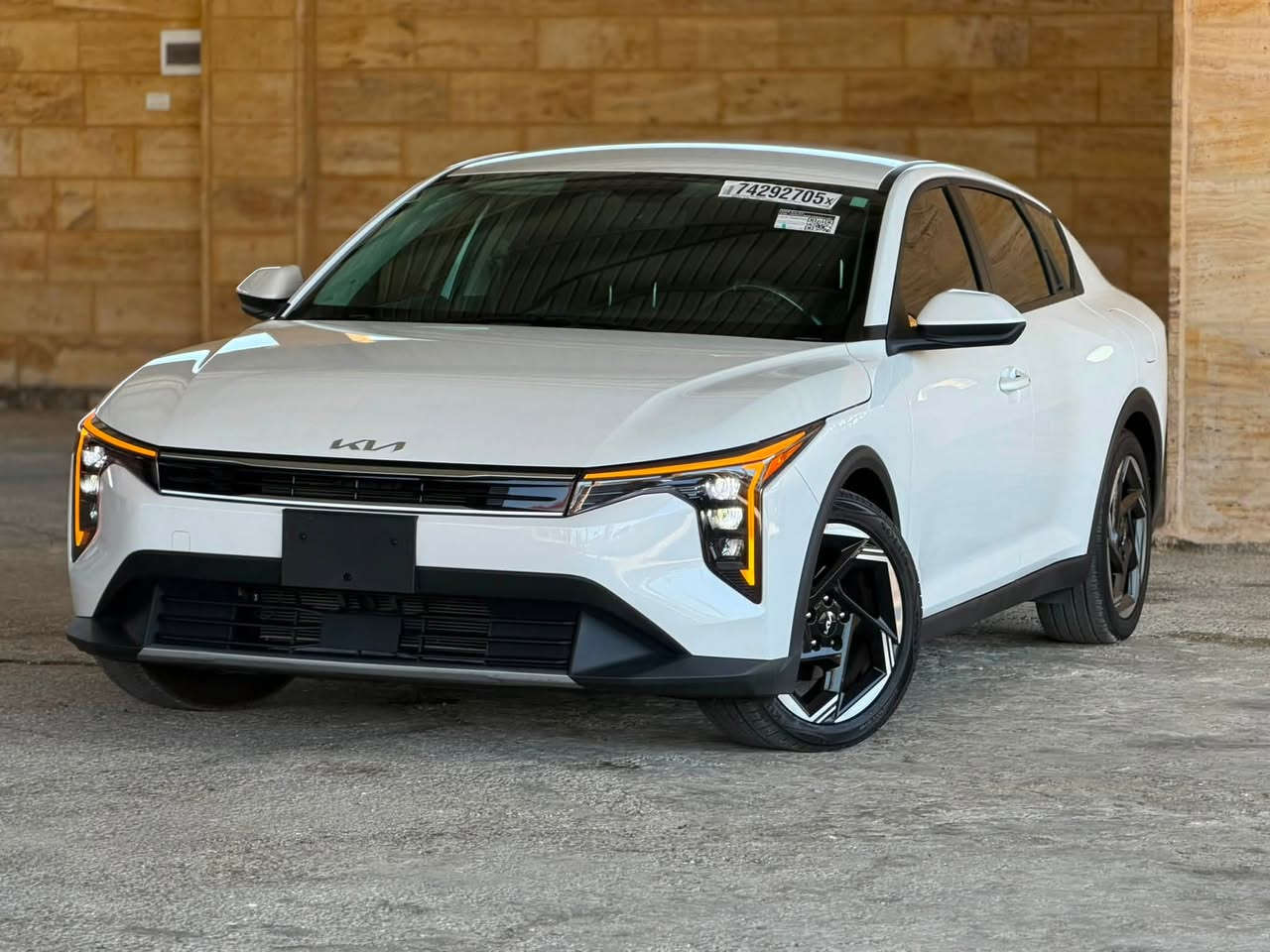 كيا K4 موديل 2025 وارد امريكي ماشية 9 الاف بدون ايرباك محرك 2000 دوش مواصفات EX بصمة شاشة دجتل متصلة تشغيل عن بعد سايد بريك بصمة رادار امامي شحن لاسلكي رادار جانبي وخلفي ويل كب قيادة ذاتية تحديد مسار توقف ذاتي تبريد بل شاشة لايت عدسات - صور الحادث بل منشور صار بيها صبغ ربع الجاملغ الخلفي وربع الجنطة فقط الباقي كفالة عامة بدون تبديل السيارة كلها ليبل واحد ( ملاحضة 🇯🇴) السيارة حالياً نازلة بعمان المنطقة الحرة مصلح وجاهز ترهم مطروح بل حرة او تريد واصل بغداد حرة وترهم تدخل على كتاب الشهداء - للاستفسار *********** - مكان بغداد
