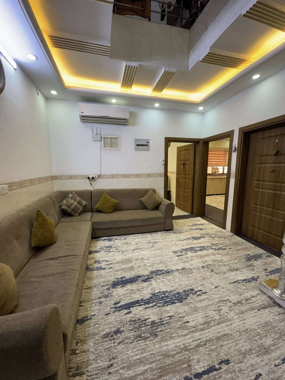 منزل‏￼ مساحة 120متر للبيع في حي #هفالان  ‏(مركز المدينة  اربيل) 
 خانوو بۆ فرۆشتن لەگەرەکی  #هەڤاڵان   
مساحة:- 120متر
  يتكون من :-
أستقبال 
 مطبخ 
هول
 صحيات 
4 غرف نوم
البيت #طابو يسجل بأسم اي شخص يحمل الجنسية العراقية 
‏📍موقع البيت:-هفالان قريب عل سايدين منارة 
  —————————————
‏ للاستفسار 
كورك ***********📞
اسيا ***********📞
—————————————
📍موقع عقارات جميل:- اربيل هفالان خلف مطعم باب الحارة 
 https://maps.google.com/?q=36.194012,44.049461
—————————————
