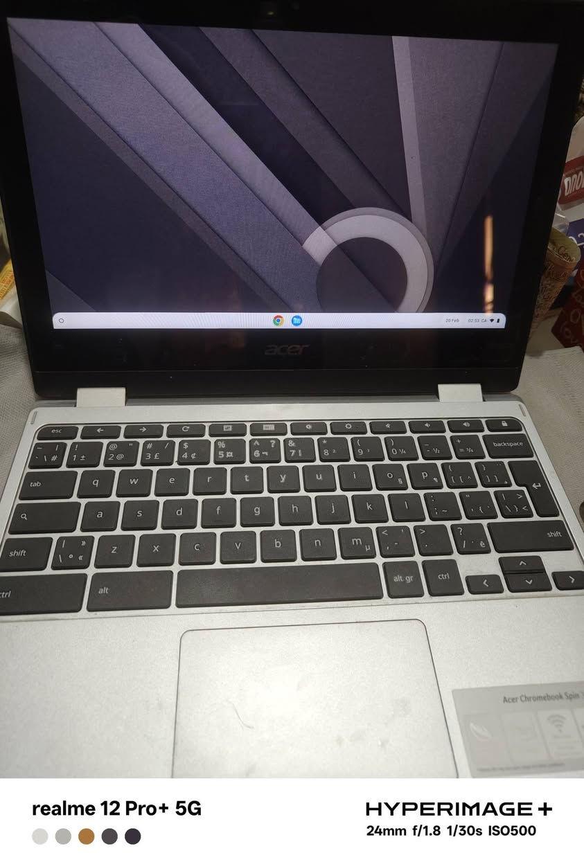 :
​Acer Chromebook Spin 311 
11.6 - شاشة لمس وقلاب 360 درجة
​السعر:
​135,000 بي مجال قليل
​التفاصيل:
​الحالة: نظيف جداً وشغال 100% بدون أي مشاكل.
​المميزات: الجهاز "Spin" يعني الشاشة تفتر 360 درجة ويتحول إلى تابلت.  
​الشاشة: لمس (Touch Screen) سريعة الاستجابة.
​النظام: كروم بوك (ChromeOS) خفيف جداً وسريع بالإنترنت.  
​الاستخدام: ممتاز جداً للدراسة، تصفح الإنترنت، مشاهدة الأفلام، وتشغيل تطبيقات الأندرويد وسينمانا


**إذا كنت صاحب هذا الإعلان وتريد حذفه لأي سبب، رجاءا أرسل رسالة إلى الدعم الفني**