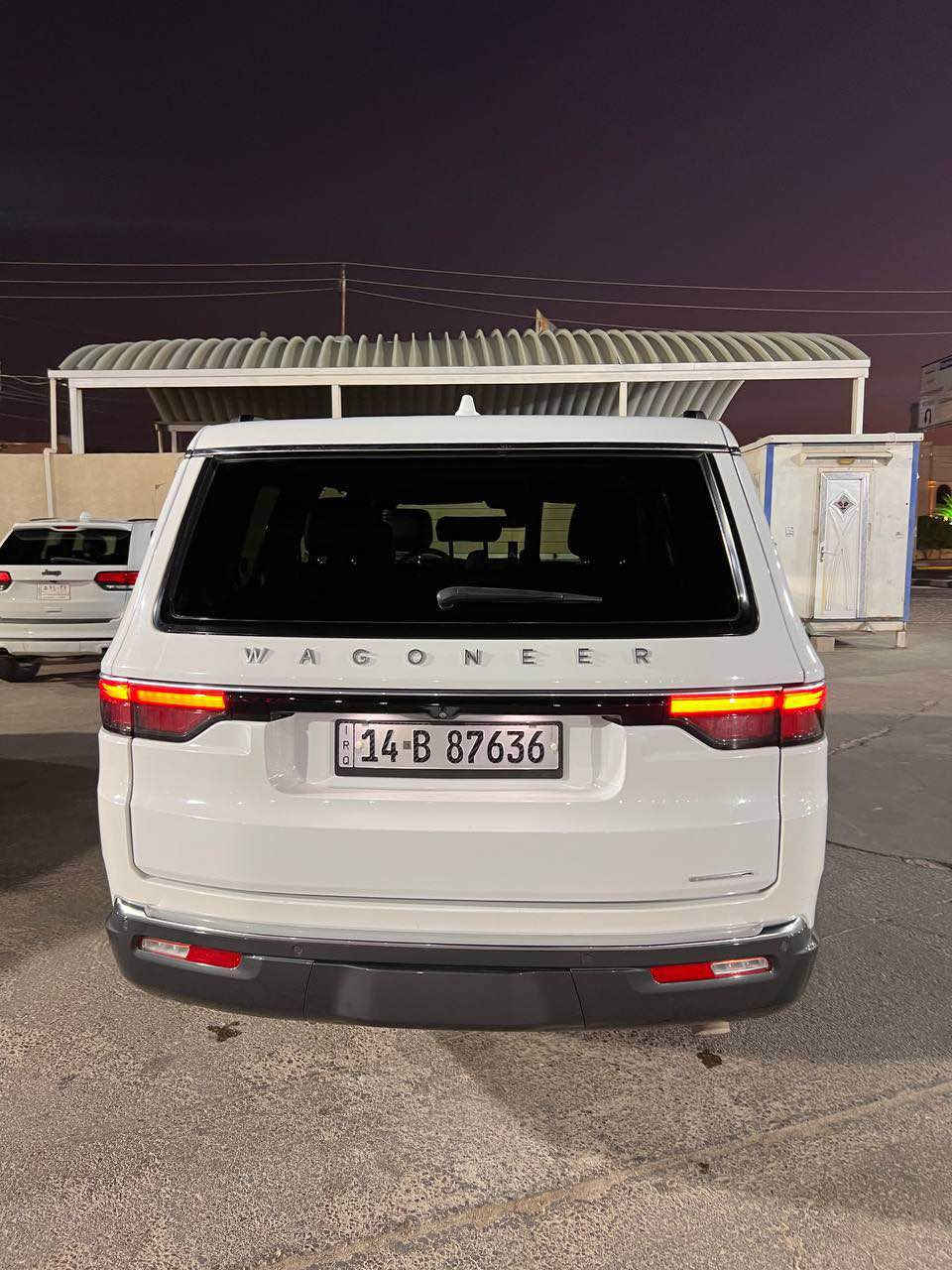 جيب واكنير 
مديل 2022 فول مواصفات 
6 راكب كشنات منفصل 
الباب الموضحه بي الضربه مبدل وكاله من امريكا نفس اللون 
مكينه 8 سلندر 5000 سنويتها ل29 ماشيه 95
الكشنات تدفئه تبريد وكهرباء فول
وبعد كلش اهواي مواصفات بيها
السعر 405 وبيها مجال قليل 
*********** البصرة, العراق
