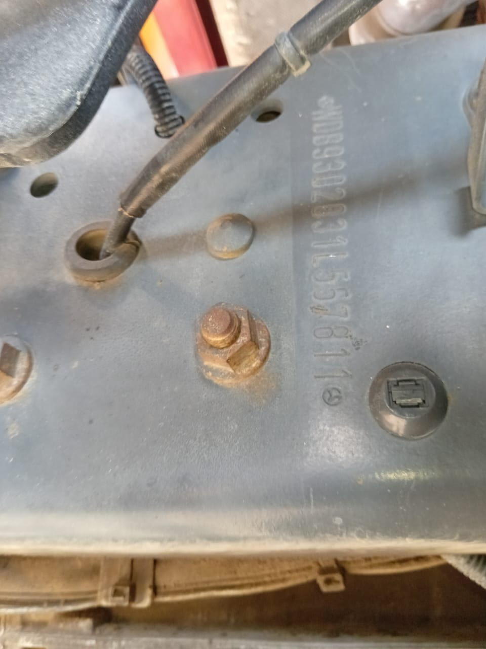 سلام عليكم اكتروس للبيع موديل 2011 للتواصل *********** واتساب
