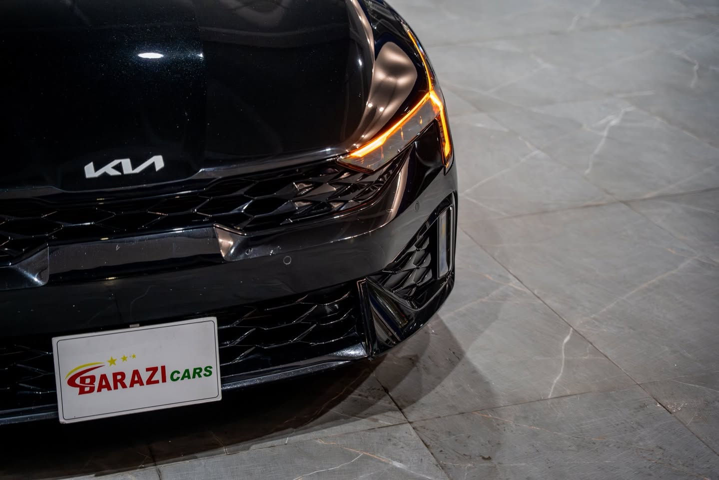 عربي

🚘 Kia K5 GT Line 2025

📍 عدد الأميال: 28,000 مايل
⚙️ المحرك: 2.5L
📉 الضرر: قطعتين صبغ
🔹 رقم الشاصي: KNAG64J70S5303010

💰 السعر: 22,300$

🔹 المواصفات الداخلية:
• مقاعد جلد
• تدفئة المقاعد
• شاشة معلومات وترفيه
• نظام المفتاح الذكي (بصمة)
• تشغيل عن بعد
• مثبت سرعة
• مسند ذراع
• أبل كار بلاي
• أندرويد أوتو
• التحكم التلقائي بدرجة الحرارة

🔹 المواصفات الخارجية:
• سقف بانورامي
• مصابيح أمامية LED
• مرايا جانبية كهربائية
• مرايا جانبية مع تدفئة
• كشافات ضباب

🔹 التكنولوجيا والأمان:
• كاميرا خلفية
• مستشعرات وقوف
• مراقبة النقطة العمياء
• فرامل الوقوف الإلكتروني
• نظام ABS
• التحكم الإلكتروني بالثبات
• حساسات ضغط الإطارات
• وضع القيادة
• نظام مانع السرقة
• 6 وسائد هوائية
• قفل الأمان للأطفال

📍 العنوان: دهوك - تيرمينال - معرض برازي - رقم 17

📞 للتواصل:
***********
***********
***********

الخبرة تصنع الفرق!

────────────────────────────

کوردی

🚘 Kia K5 GT Line 2025

📍 ماوەی هەڵکشاندن: 28,000 مایل
⚙️ مۆتور: 2.5L
📉 زیانی ئۆتۆمبێل: دوو پارچە بۆیە
🔹 ژمارەی شاسی: KNAG64J70S5303010

💰 نرخ: 22,300$

🔹 تایبەتمەندییە ناوخۆییەکان:
• کورسی چەرم
• گەرمکردنی کورسی
• شاشەی مالتی میدیا
• سیستەمی به‌سـمه‌ (Smart Key)
• کارکردن لە دوورەوە
• کروز کۆنترۆل
• دەستگای ناوەڕاست
• Apple CarPlay
• Android Auto
• کۆنترۆڵی ئۆتۆماتیکی پلەی گەرما

🔹 تایبەتمەندییە دەرەکییەکان:
• سەقفی پانۆراما
• چراغی پێشەوە LED
• ئاویەری لاین ئۆتۆماتیکی
• ئاویەری لاین بە گەرمکردن
• چراغی ضباب

🔹 تێکنەلۆجیا و ئاسایش:
• کامێرای دواوە
• حەساسی وەستان
• چاودێری خاڵی کوێر
• فرەمی وەستانی ئەلیکترۆنی
• سیستەمی ABS
• کۆنترۆڵی ئەلیکترۆنی ثبات
• حەساسی فشاری تایەر
• دۆخی شۆفێر
• سیستەمی دژ بە دزی
• 6 کیسی هەوا
• قفڵی ئاسایشی منداڵان

📍 ناونیشان: دهۆك - تێرمینال - برازی کارز - ژمارە 17

📞 بۆ پەیوەندیدان:
***********
***********
***********

تجربەکان جیاوازی دروست دەکەن!
