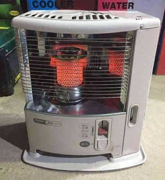 صوبه يابنيه اصليه مال باله نظافتها 90% لا تطلع دخان لا غاز شرط الضمان وبيها الوان رصاصي طوخ وفاتح وابيض واسودّ وياها الفتيله الاصليه مالتهاسعر 45 الف والتوصيل 2000 الف داخل سامراء  ***********🌷*********** سامراء ألبو نيسان قرب مدرسة ألأولى
