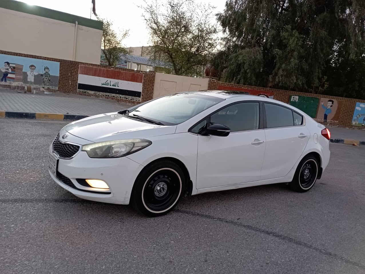 سلام عليكم سيراتو ٢٠١٤

فول مواصفات 
عده البصمه 

محرك ١٦٠٠

سياره كلشي ما عايزه 

بيها فقط بارد 

السعر ١٢٠ وبيها مجال بسيط 

الاستفسار ***********
