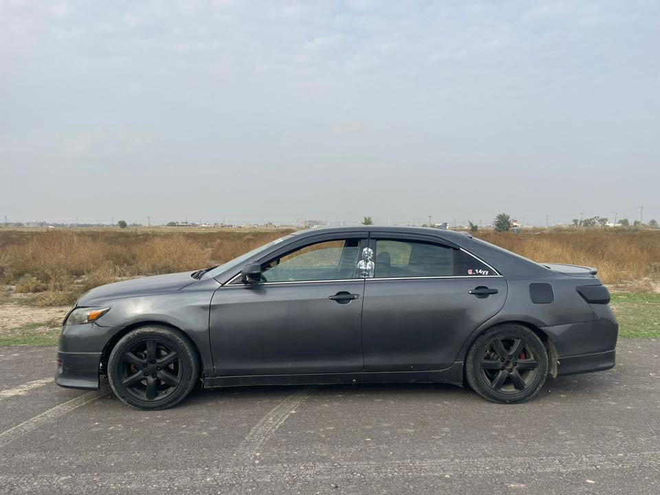 كامري 2007 
محدث 2011 داخل وخارج 
حادثها بالجنطة ومليوحات شويه من الشواصي الخلفية ومصبوغة عام للجمالية

رقم بابل هزه ما ساقطة
كامرا دوارة
تحكم جهتين
شاشة
فتحة سقف
تبريد تدفئة حدادية كير محرك خير من الله 
منطومة زنون 

سعرها 87 وبيها مجال 
مكاني كربلاء 
***********
***********
