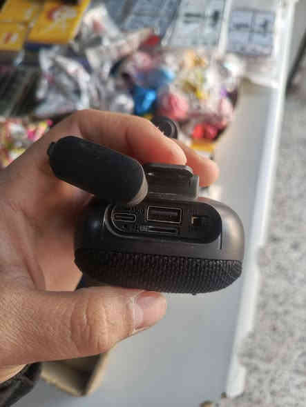 السلام عليكم ورحمه الله وبركاته 
متوفر سبيكر صوت 🔊
يستخدم بايسكلات دراجات ناريه 🏍️ 🚴 
ضد الماء ☔
يدوم لساعات طويلة 🔋
شحن تايبسي
مدخل ميموري ذاكرة 💾
صوت نقي 
ينشد على الستيرن 
يدعم  العكسي بور بانك 🔁
السعر ١٢ الف 
يتوفر توصيل كافة انحاء العراق 
الموقع الموصل 
للاستفسار اكثر التعليق او المراسله خاص 
للطلب ***********
