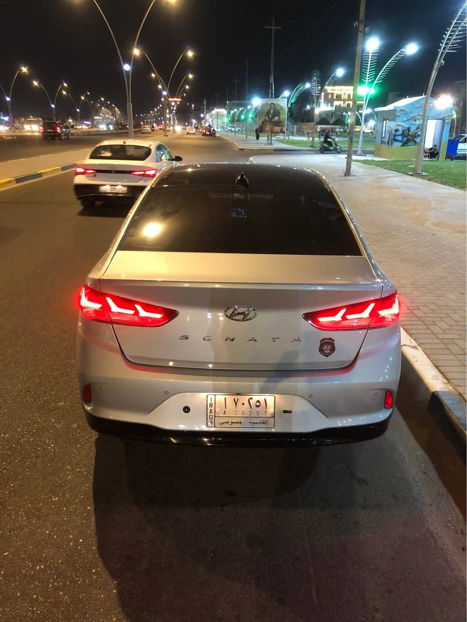 السلام عليكم 

سوناته مديل 21 وارد كوري غاز فقط 
السياره بيها رشات صبغ فقط الكوري غير مكفول من الصبغ بس مكفوله من الحادث والتبديل 
ماشيه 118 
محرك 2000 
رقم معوقين تجيك وكاله عامه 
مكان السياره بصره 
السعر 150 وبيها مجال 
للأتصال ***********
*********** البصرة, العراق
