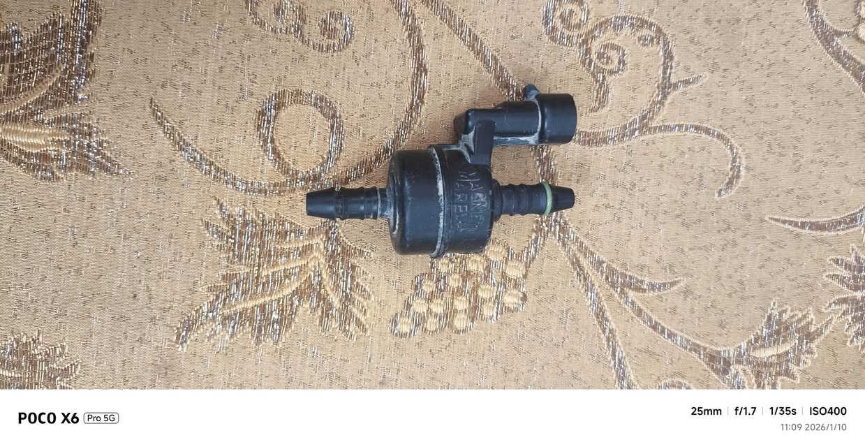 السلام عليكم 
اغراض تيكو للبيع 
سوبايه تيكو او أي شيارة تنشد الها سعر 80 
بخاخات تيكو ستيل اصلي 1800 سعر 35
بخاخات نيسان الاحمر يرهم على التيكو سعر 35
ولف البخار مال التانكي فاكيوم سعر 10
جوزه صباحية بل باكيت جديدة سعر 10
جميع الاغراض شغالات اسعار ثابتة مكان نجف رقم التواصل ***********
