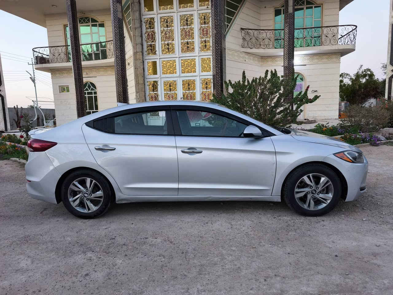 السلام عليكم
النترا وارد امريكي 2017 
رقم بغداد بأسمي رقم وهزه وسنويه جديده
بيها 3 قطع بدون دواخل شواصي ولغود وتكم مكفولات
محرك لاتنقيص ولاتبخير
تبريد وتخم تاير وحداديه وباتري جديد جاهزه من كلشي متصرف عليها ربع

مكاني الانبار الكرمه 
السعر 120 وبيها مجال

***********
اتصال وواتساب
