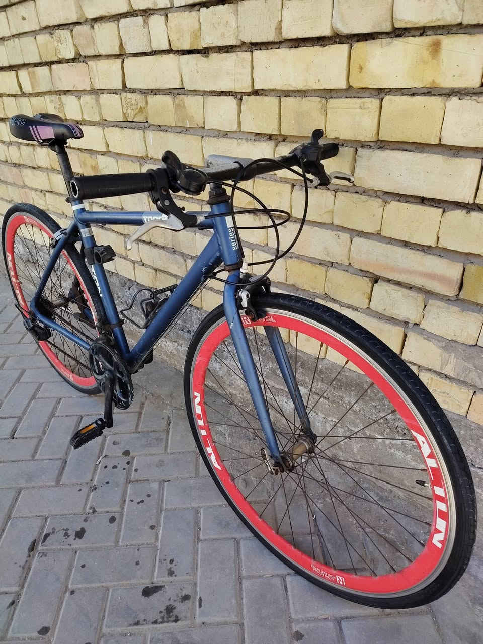 التون صناعة يابانية معدن ألمنيوم حجم الإطار700x28 ويالة ألمنيوم طبقتين سستم شيمانو سحب دفع 3x8 دراجة وضع حاوية كاملة من أي نقص السعر١١٠  مكاني بغداد مدينة الصدر يوجد توصيل


**إذا كنت صاحب هذا الإعلان وتريد حذفه لأي سبب، رجاءا أرسل رسالة إلى الدعم الفني**