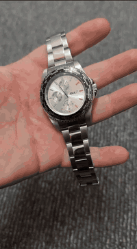 سلام علیکم.
ساعە ئانا اصلی للبیع. یابانی. باتری. سنتر یومی و سنتر اسبوعی و سنتر 24  ساعه. رینك دوار. ضد الماء. قطر 43 مع زمبلک. تصمیم رائع. نضیف جدا بالستیكر. سعر 60 الف مكاني بغداد الزعفرانية هاتف  ***********
