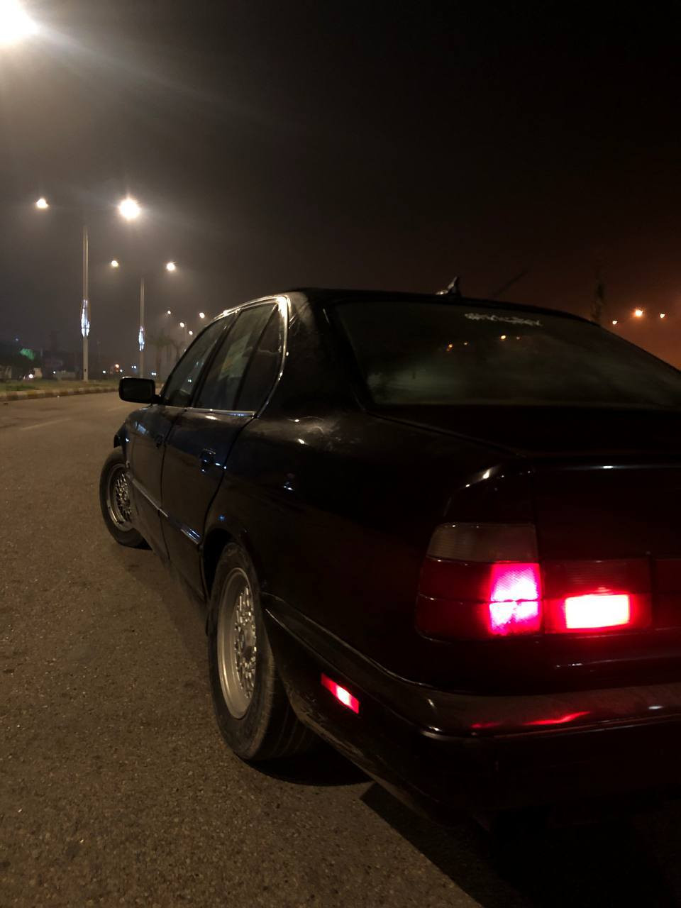 السلام عليكم بي ام دبليو 1993 مصبوغه عام للجماليه بدون ضربه بدون معجون
محرك 525 مسكر تك فانوس كحلي 
كشنات جلد ابلاد 
ويل خليه اصلي
تخم تايرات جديد باتري جديد
منضومه اساور وزنون محوله مروحه 
منضومه تبريد جديده دهن جديد هايدروليك جديد 
حداديه امامي خلفي قبل يومين مشتغلها 
سلايد شغال طكتين 
كمبيوتر سكيورتي قفل سياره برمز كلها شغال تحديد سرعه
توقيت تشغيل سياره بساعه محدده بلااااد
سنتر لوك مركزي 
(ماسحات اوتو ع القوى السرعه بلاااد)
انسه العطل والحماوه بل عافيه ع الي ياخذها 
3 وضعيات قياده (اقتصادي اسبورت ثكيل )
سياره كل كهربائياتها شغاله 
تحويل ثاني يوم رقم اربيل هزه جديده
سياره متعبك السعر 68 وبيها مجال بسيط حك الجيه 
***********
