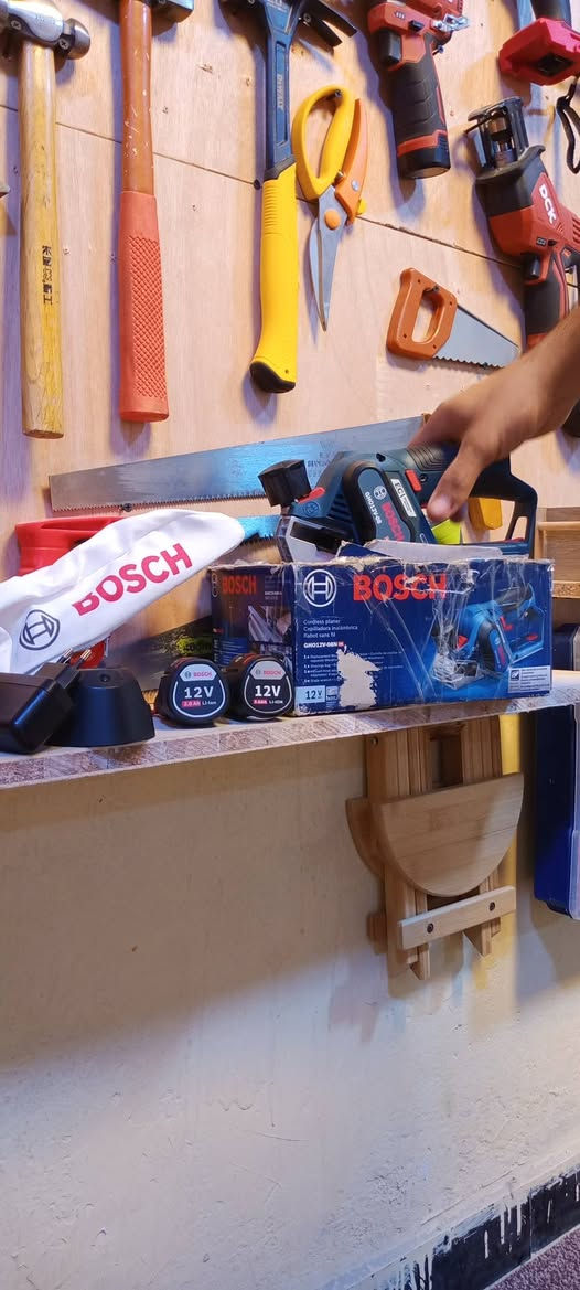 سلام عليكم
رنده شحن 12ڤولت 
بوش اصلي 
كامله بلكارتون معه ملحقاته
شاحنه
بطاريه عدد2
عنواني البصره عشار 
اي استفسار على رقمي واتساب فقط
***********
