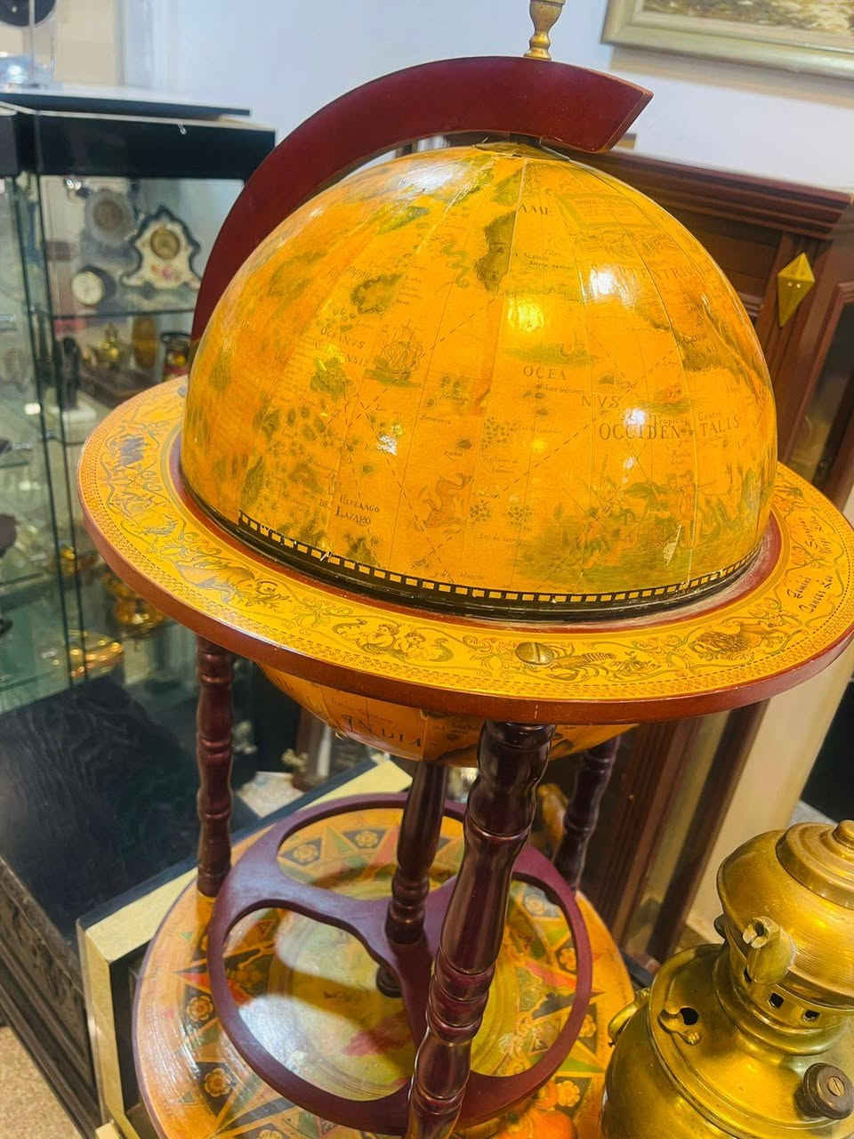 حيث للماضي صوت، وللتاريخ حكاية. نجمع لكم قطعاً نادرة تروي تفاصيل الزمن الجميل." نوفر لكم أجمل التراث القديم خلي بيتك أجمل

شتحب كلشي وسعره كل ما عليك تدخل خاص ودزي الصوره الي تعجبك وانطيك كل التفاصيل عدنه قطع أعمارهم أكثر من ١٠٠ عام


**إذا كنت صاحب هذا الإعلان وتريد حذفه لأي سبب، رجاءا أرسل رسالة إلى الدعم الفني**