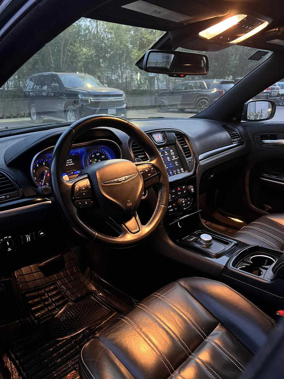 موديل 22s 
ماشيه ٥١ mi
حادث موضح بلصور صبغ فقط جاملغ خلفي والثاني بي بارد بدون ايرباك
مواصفات فول
بانوراما
حساس امامي وخلفي
رادار جانبي
دكمه سبورت
السياره جداً جديده 

السعر 298 $  بي مجال جداً قليل ..

*********** واتساب
