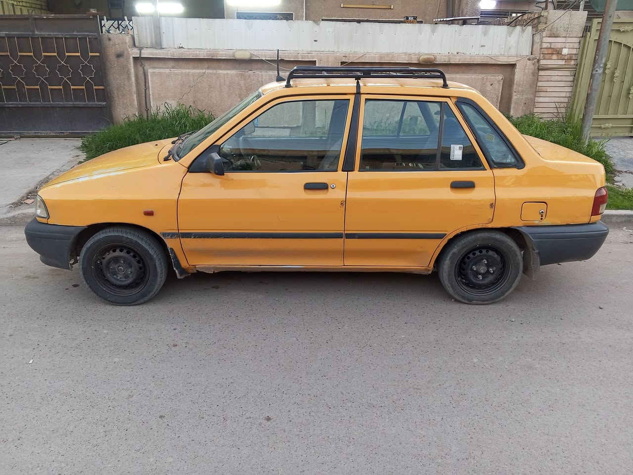 السلام عليكم للبيع سيارة سايبا موديل 2014 رقم بغداد بسمي مصفرة هيئة او غرامات سيارة بلادية مكفولة من ضربة وصبغ وتبديل سيارة جاهزة مكينة كير خير من الله تخم تاير السعر 32ورقة او بيها مجال للاستفسار الاتصال على الرقم *********** المكان بغداد حي الجهاد
