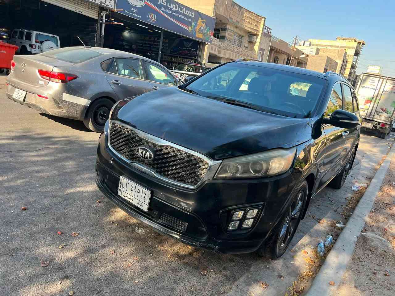 🔥 للبيع كيا سورنتو 2017 أمريكي - فول الفول (أعلى فئة) 🔥

🚘 KIA Sorento 2017 AWD (دفع رباعي)

المواصفات:
✅ محرك V6 سعة 3.3 لتر
✅ دفع رباعي AWD
✅ جير أوتوماتيك 6 سرعات
✅ تشغيل بصمة + دخول ذكي (Smart Key)
✅ فتحة سقف بانوراما
✅ مقاعد جلد كهربائية
✅ تبريد وتسخين للمقاعد الأمامية
✅ ذاكرة لمقعد السائق
✅ شاشة وكالة
✅ كاميرا خلفية
✅ حساسات أمامية وخلفية
✅ نظام مراقبة النقطة العمياء (Blind Spot)
✅ تحذير الخروج عن المسار
✅ مثبت سرعة
✅ باب خلفي كهربائي
✅ إنارة LED
✅ جنوط ألمنيوم أصلية
✅ 7 ركاب
✅ تحكم كامل بالدركسون
✅ ستائر جانبية وأعلى درجات الأمان

🚗 ملاحظة: السيارة حادثها بسيط (بيند سطحي)، السياره للبيع واذا مراوس باحدث  ماكو مشكلة.

السيارة استخدام شخصي، نظيفة بس بيها ملاحضات بسيطه 

باب الجنطه يرادله جكات 

السلايد يفتح بس مينسد 

الدشبول فطور بسبب الحراره 

حساس تاير عاطل 

ماسكات دعاميه امامي 

📍 العنوان: الغزالية
💰 السعر: 180$
📞 ***********
