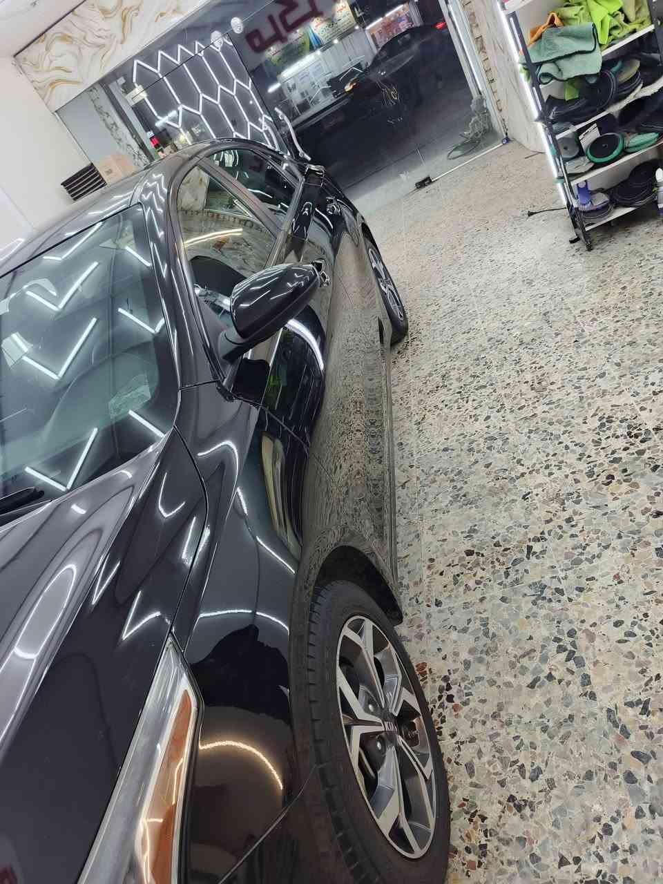 📢 للبيع – كيا فورتي 2019
📍 بغداد الشعلة 

 ورقة. 125 قفل

⸻

السيارة بأسمي بغداد مشروع وطني

المواصفات والحالة

 • اللون: اسود

 • المحرك: 2000 دوش

 • الگير:  cvt (مكبر البراد) 

 • الأنظمة: ( سمارت وسبورتي ونرومال) 

 • شاشة لمس (CarPlay/Android Auto)

 • رادار أمامي

 • نظام تحديد المسار

 • مثبت سرعة

 • كاميرا خلفية

•تبريد مناخين منفصل

•تخم تاير

•تبريد بلادي ثلج

 • الداخلية: نظيفة ومعتنى بيها

سيارة مهتم بيها كلش

⸻

الحادث

 • باب وجاملغ عكس السايق الخلفي صبغ فقط
• السيارة عليها نانو سيراميك ضمان ٤ سنوات كل ٦ اشهر بوليش + نانو + غسل مجاناً ( باقي من الضمان 3 سنوات) 

نواقصها : شاشة فقط، سطوعها صار ناصي بالنهار وبليل تبين واضحه كلشي مابيها وتحتاج ميزانية ب١٠ الاف او اقل 

• الممشى: 84 mi (وقابل للزيادة)


**إذا كنت صاحب هذا الإعلان وتريد حذفه لأي سبب، رجاءا أرسل رسالة إلى الدعم الفني**