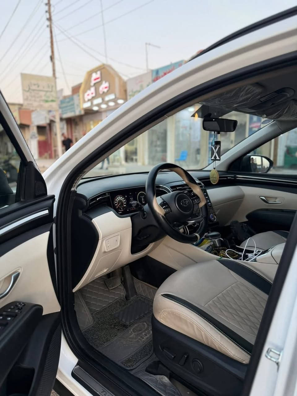 للبيع توسان 2024 كفاله عامه 
واردخليجي ، ،اللون ابيض، رقم سليمانيه محرك 2000،  جديده فول مواصفات عدى البانوراما 
ماشيه43 الف جديده تاير زيرو سبير منازل
1- كراسي كهربائي
2- حساسات امامية خلفية

3 - بصمة
4 - ويل كروم 
5 - اشاير بالمري

6 - دخول ذكي
7 - هاند بريك بصمة
8 - ثلاث انظمة قيادة ايكو سبورت نورمال 
9 - شاشة ايباد

10 - شاحن واير ليس مع منافذ USP إماميه و خلفية
11 - قطعتين تبريد 
12 - تحكمات ستيرن جهتين

13 - كأمرة دوار

14 - بردات خلفي
15 - الجام اوتو 
16 - مثبت سرعة
17- مري شفط
18 - لايتات دوارة امامية فول LED
19 - زنون لد امامي خلفي
—————————————
السعر 220وبيها مجال””✅
للاستفسار الاتصال ***********
العنوان : بغداد شارع فلسطين
