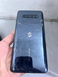 بلاك شارك 4 برو • جهاز العاب • ضهر مكسور