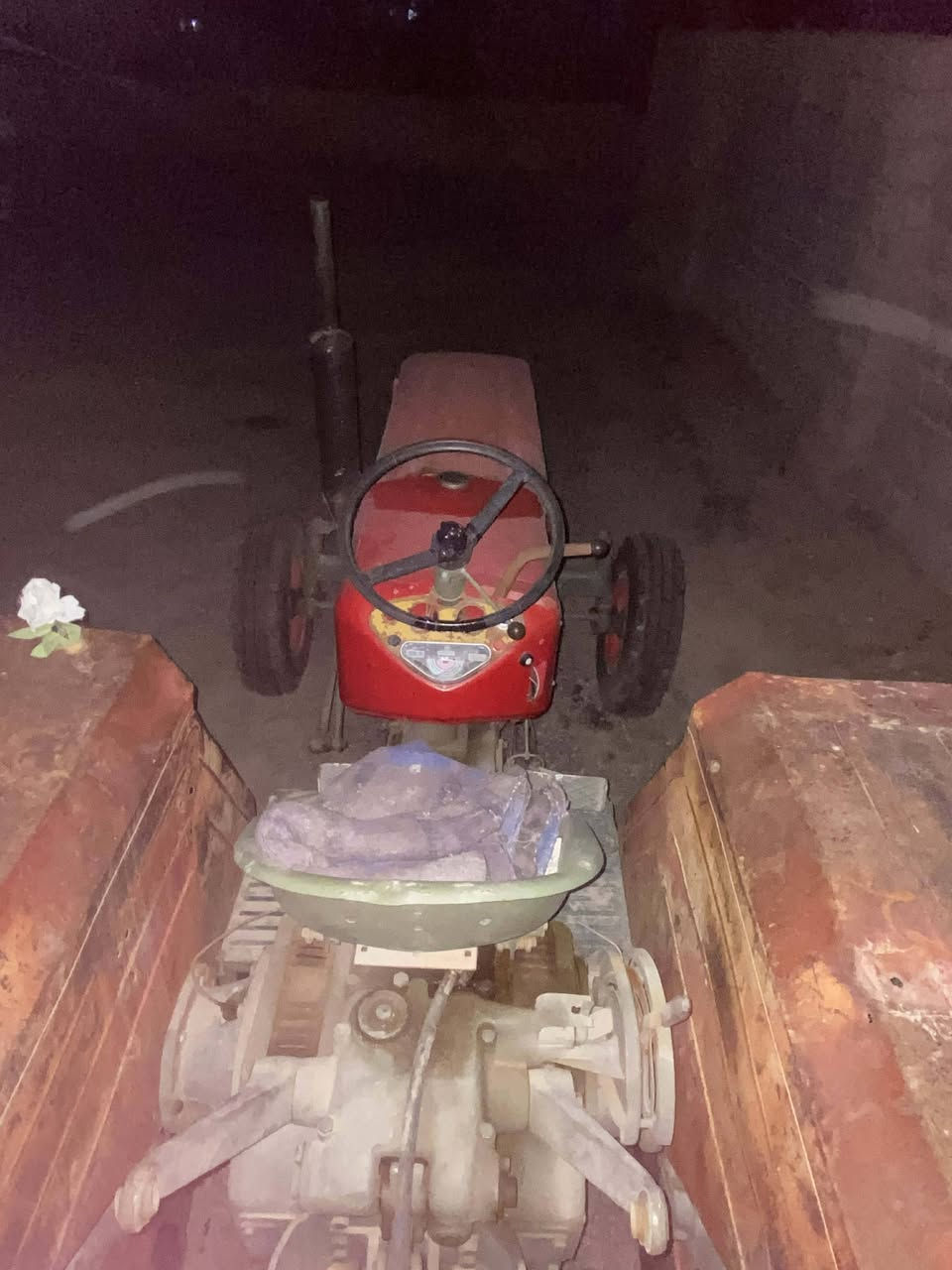 مكينه عنتر للبيع جديده موديل ٨١ وضع الشركه وراها عربانه فلوجه جديده السعر ٧٦٠٠وبيها مجال رقم بغداد رقم الهاتف  *********** ***********
