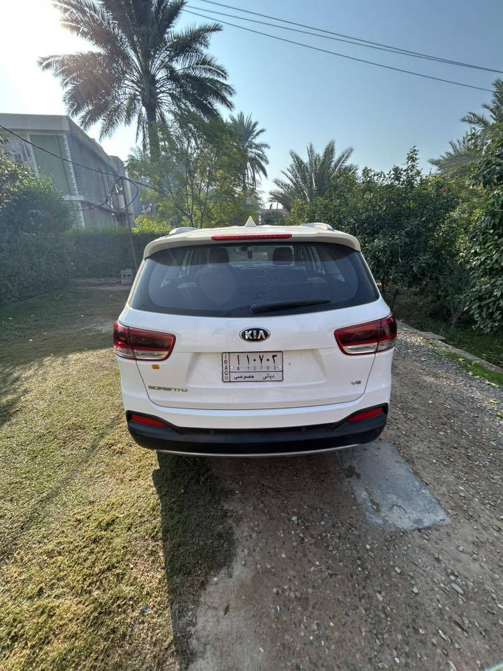 سورنتو 2015 شكل ال 2016 
وارد خليجي. 
ماشية 140km 
 سيارة مكفولة كفالة عامه من الصبغ والبارد
كير مكينه شرط الفحص  
للتواصل 
***********
