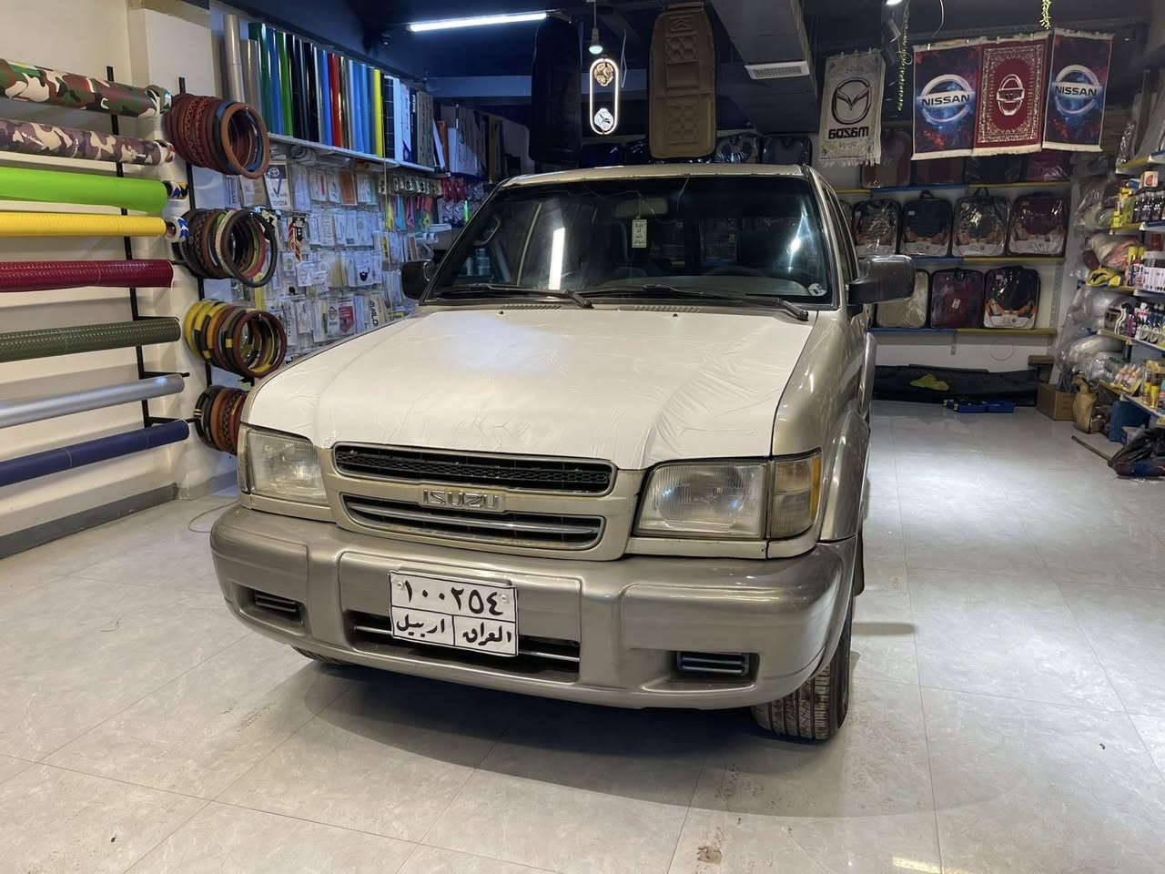 سلام علیكم ✋
للبیع اسوزه مودیل 2001 یاباني 4×4
محرك v6 حجم 3000 توماتیك فول مرغوب 
سیاره مكفول من دعامیه للدعامیه دینار مصرف مابي 
كیرو محرك دبل اكسل اب شرط سیاره قطره صبغ مابي 
4تایرات جدید سیاره نظیفه مال بیت جاهز من كلشي 
سعر 64 بي مجال للشراي اب شرط تحویل مكان اربیل 
رقم موبایل *********** شراي خابر 
*********** بي واتساب تحیاتي للجمیع 🫡.
