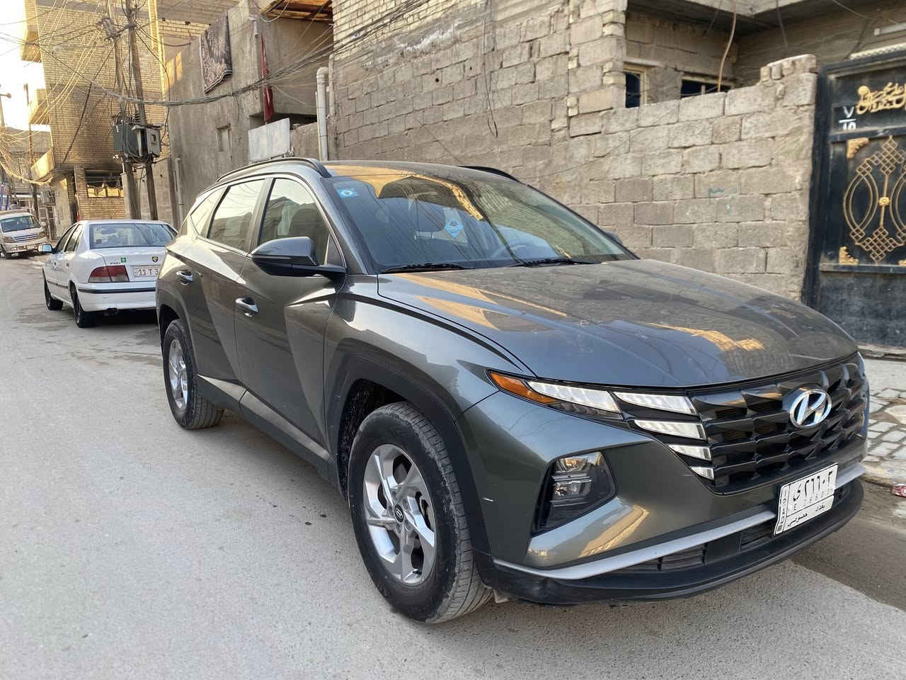 السلام عليكم
توسان ٢٠٢٢ وارد امريكي

ماشيه ٥٩ الف كيلو

مكينه ٢٥٠٠

السيارة تعتبر كلين حادثها دعاميه اماميه وطخه بالصندوگ صور الحادث موجوده بالمنشور

بصمة +نظام ترحيب

‏هاند بريك بصمة

‏حساسات امامية

‏حساسات خلفية 

‏داخل مخمل

تدفئه بل كشنات

كشن كهربائي

‏تحكم مقود جهتين

‏مثبت السرعة  Crose 

‏شاشة ابل كار بلي 

‏لايت زينون + LED‏ 

‏ بك لايت LED

‏كشافات زينون

‏نظام مانع تزحلق 

‏ABS.    

‏نقطة نزول المنحدرات 

‏تبريد امامي وخلفي

رارداد امامي

رادار خلفي وجانبي

‏درايف مود DRIVE MODE 

‏NORMAl

‏SPORT

‏Snow ‏

اوتو هولد AUTO HOLD 

‏مخرج AUS

‏مخرج USB

‏BLUETOOTH 

‏مخرج منفذ الطاقة عدد 2 

تايرات دنلوب الأصلي 

صدرها يرادله ترتيب 

بيها تلحيضات طخطخات بسيطه جداً

السعر ١٨٥ بيها مجال 

ترهم مراوس

العنوان بغداد البلديات 

***********
