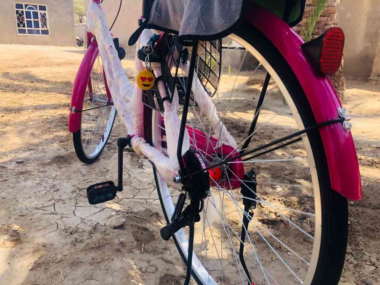 بايسكل جديد نضافه فول 
سعره145وبي مجال حق الجيه 
الحاب يشتري يتواصل وياي على الواتساب او الفيسبوك 
هاذا رقمي***********
