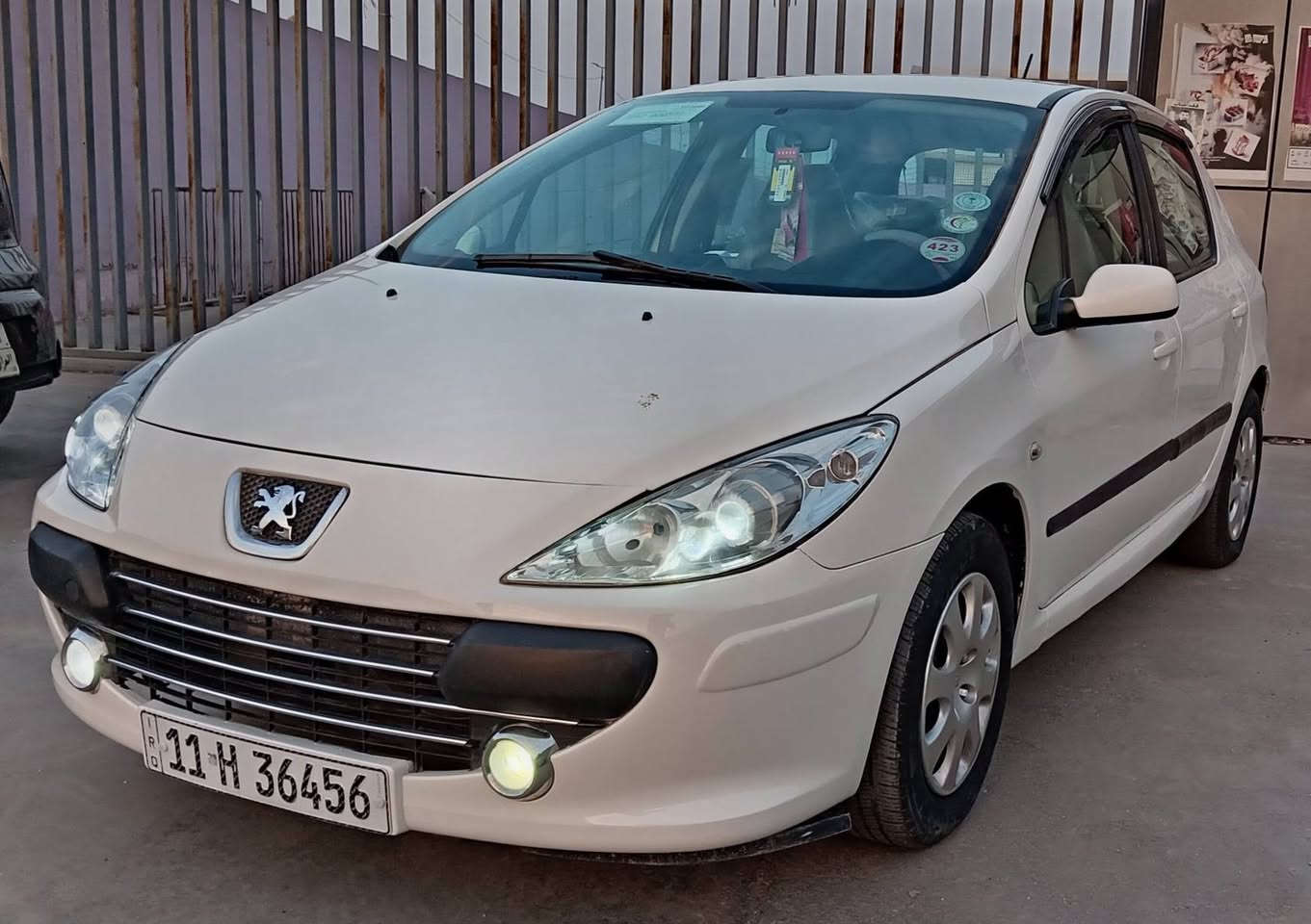 بيجو فرنسي موديل 2006 سياره جاهزة من كلشي كير محرك صدر تبريد ثلج حته ثلاجه شغاله بيه صبغ مكانات ابيع حزام سعر 57 بيه مجال قليل شراي يتصل مكاني بغداد رقم ***********
