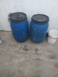 براميل • برميل • براميل للبيع • حاويات • سامراء