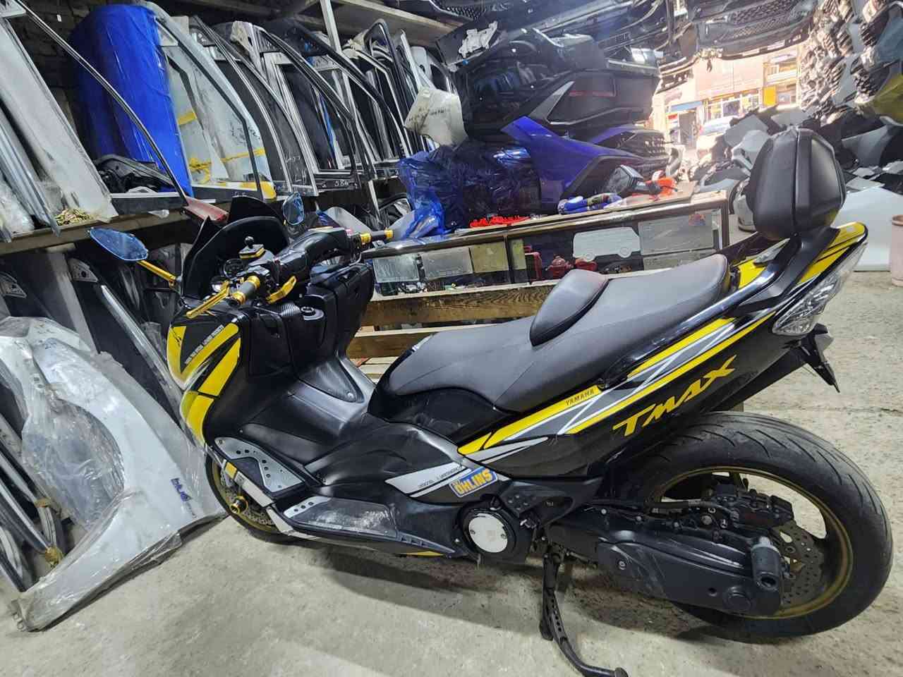 السلام عليكم تي ماكس موديل 2011   دراجة رنبه مماشيه بلعراق مجرد بدلت دهن ودرت بانزين شغلتهة بيهة هواي غراض تزويد ماعرف الهن 

العنوان سوق بغداد القصر الابيض 

رقم ***********
