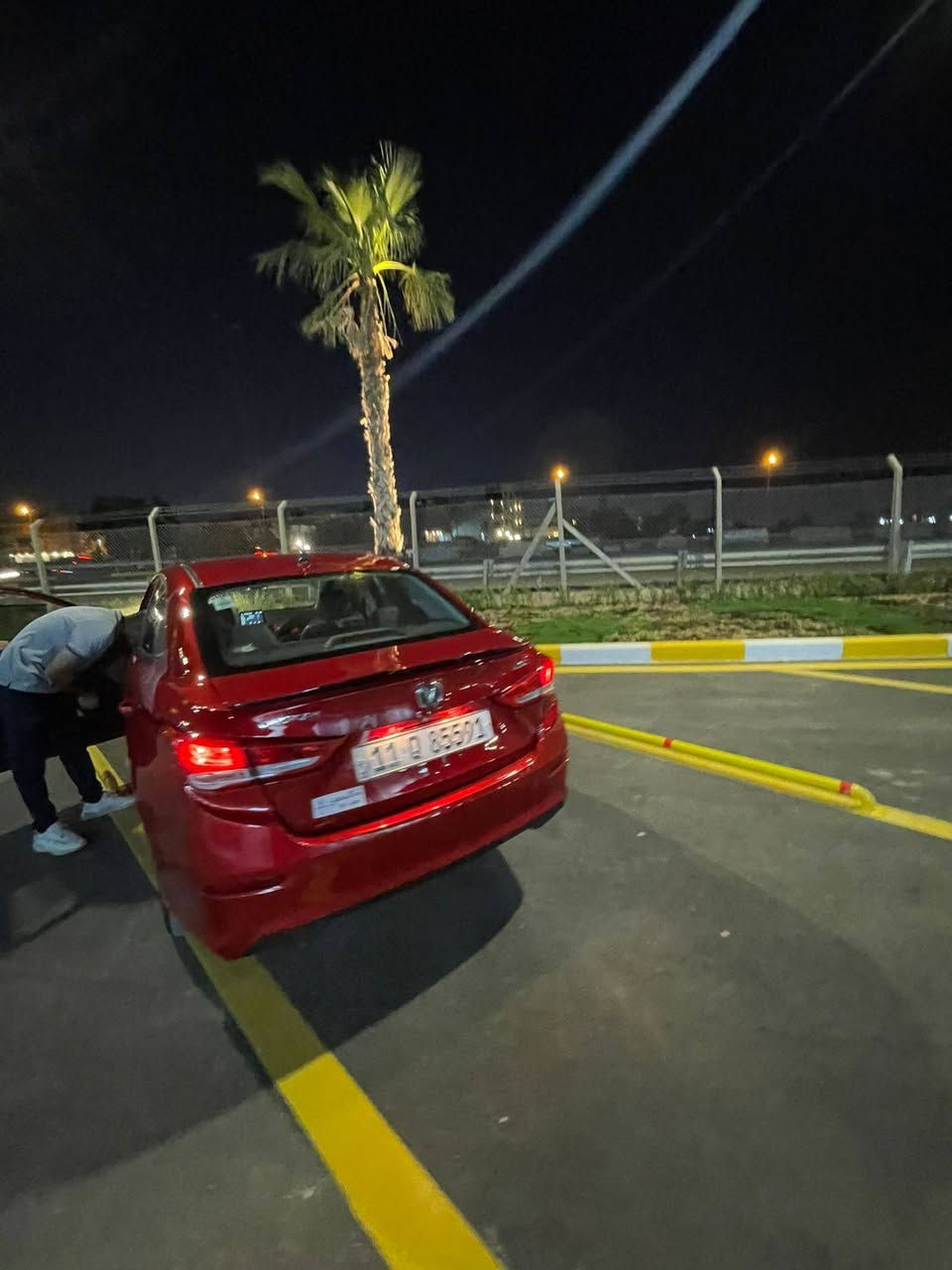 شانجان السفن موديل 2025  ضمان 5 سنين كير و محرك شركة البخيت  
 سياره ماشيه 25 كم قابل للزياده 
 محرك 1٫500 4 سلندر 
 
 اشاير بل مري. 
 هيتر بل مري. 
 كامرا خلفيه 
 حساسات خلفيه 
 فتحه سقف 
 مثبت سرعه 
 مانع انزلاق 
تحكم بل  ستيرن 

 متواجد واتساب فقط 
 ***********
 سعر 110 بغداد, العراق
