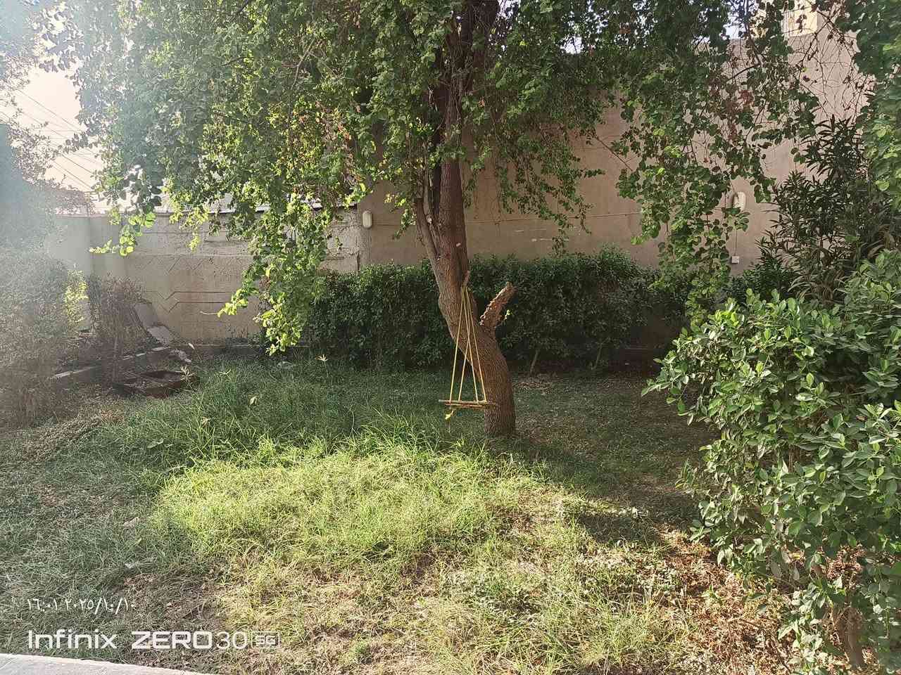 دار للبيع المساحة ٢٠٠ م في العطيشي حي الزهراء قرب ابو دعاء المختار تحت البناء ٧٠ م والباقي حديقة للتواصل الاتصال ***********
