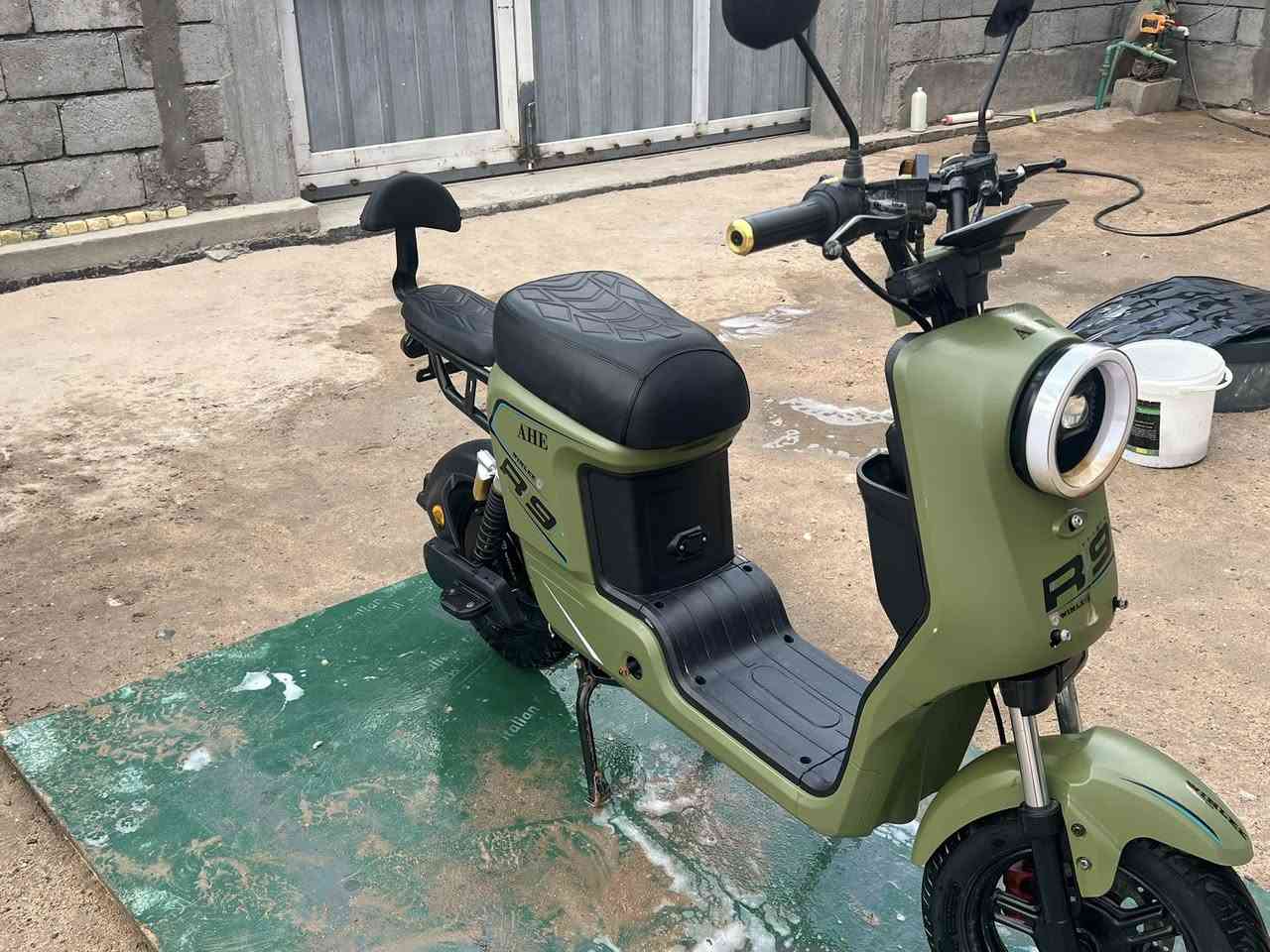 السلام عليكم درجه شحن R9 موديل 2025دراجه جديده كلشي ما بيها عوزه بس بطاريات مكاني شط العرب الجزيره السعر 250 ألف   ***********
