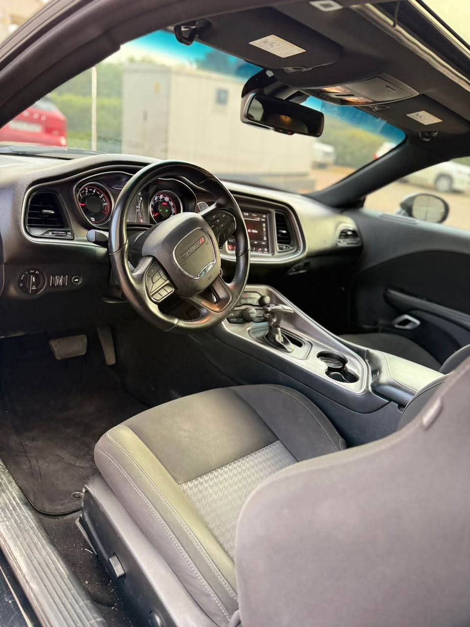Challenger GT PLUS+SUPAR TRACK PAK🇺🇸
مۆدێل:٢٠٢٢
٤٨ میل ڕۆشتووە
٢ پارچەی کلیرە
٢ پارچەی گۆڕەوە بەبیلاد
ڕەقم سڵێمانی ڕەقم و هەزە هەموو شتێکی تازەیە تا ٢٠٢٩
ستوک بێ بەرمەجەیە و بێ دەسکاری 
سەیارەکە هەموو گیانی تەڵەب خاسە

مواسەفات فوول فوول بەس ڕاداری پێشەوە نییە
سڵاید
کوشن هیتەر
سوکان هیتەر
شاشە گەورە+carplay
نیزامی supartruakpak کۆنترۆڵ کردنی گێر و مەکینە و لانچ کۆنتڕۆڵ و RPM لەسەر شاشە+نەرم کردن و قورس کردنی سوکان کامل تەحەکوم لەسەر شاشەی بیلادی 
مکەبەرە سیستەمی alpine 
سێ مۆدی گێڕ ئۆتۆماتیک،عادی،شەفت
شەخال
دەبڵ بیلادی زەردە هی SRT
ویل SRT بیلادی ئەمریکی
ڕاداری لا تەنیشت و دواوە 
ئاوێنە دژە فوول

کەتەلۆک هەموو شتێکی بیلادیم هەڵ گرتووە یەک دەستە 
گاعیم هەڵنەچڕیوە 
یەک دینار مەسرەفی نییە ٤ تایەی تازەی لە ژێرایە
0771 885 0202 السليمانية, العراق
