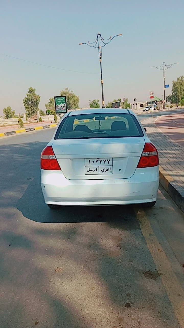 سياره نضيفى لون ابيض ثلجي

 اربع تايات جديد 

باتري جديد 

محرك دبل كمشفت المرغوب شرط... 

بيها كابون بانزين

كير عادي شرط...

كشنات جلد جديد شاشا ايبات

 بسمي السياره انا الشرعي صبغ بيها 5قطع عليها غرامات 300الف ينزل من سعرها رقم مميز السياره سعره 65 ....رقم التلفون *********** موصل, نينوى
