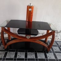 معرض طاولات • للبيع
