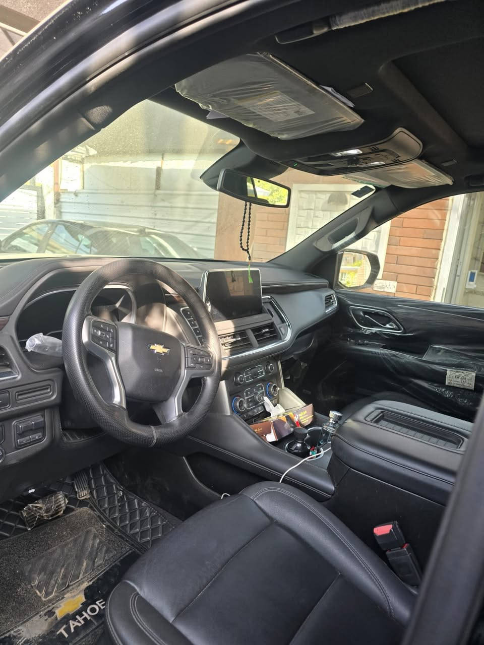 السلام عليكم ورحمه اللّٰــــه وبركاته مكلف بالنشر
نوع السياره : تاهو 
فئه السياره : LT
سنه الصنع :2023
وارد السياره: امريكي كلين تايتل
عداد الممشى : 33km
كشنات السياره منفصل 
ومعروفه مواصفات الـ LT
السياره مكفوله كفاله عامه حت الدعاميات مكفوله 
رقم السياره بغداد وسنويه باسمي 
السعر $490 اربع شدات وتسعين ورقه 
مكان السياره الديوانيه شارع الضباط 
رقم صاحب السياره : ***********📞 غير متواجد واتساب
