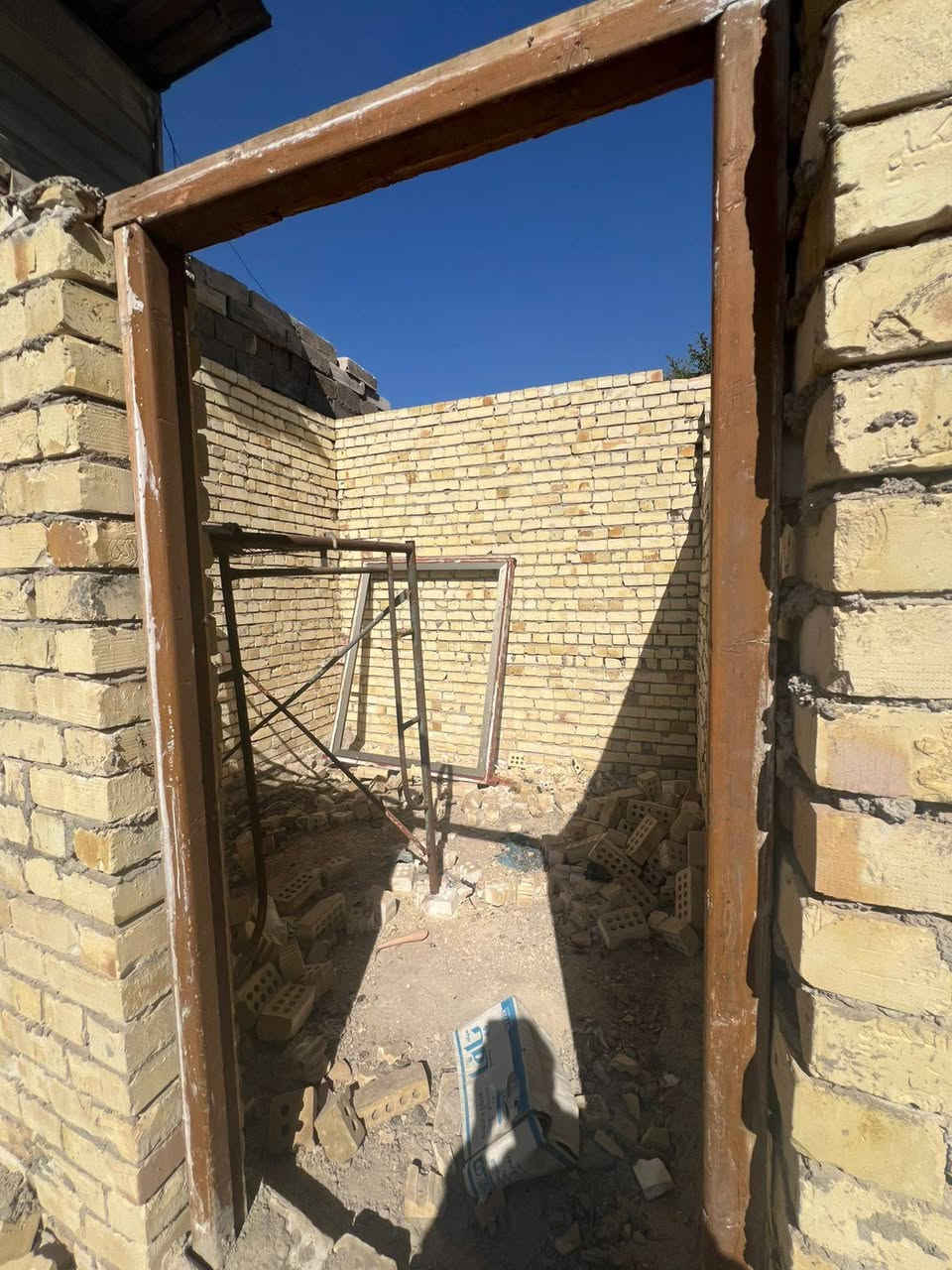 قطعه ارض للبيع مساحه130 متر ونزال 26 متر منطقه الري بدايه شارع ابو نزار للتواصل ***********
