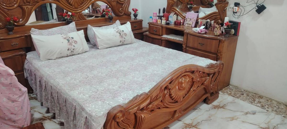 عدنا هلا اخشاب عراقي تقيل
المكان الموصل حي الملاين
***********
السعر مليون وبي مجال 
جديد
