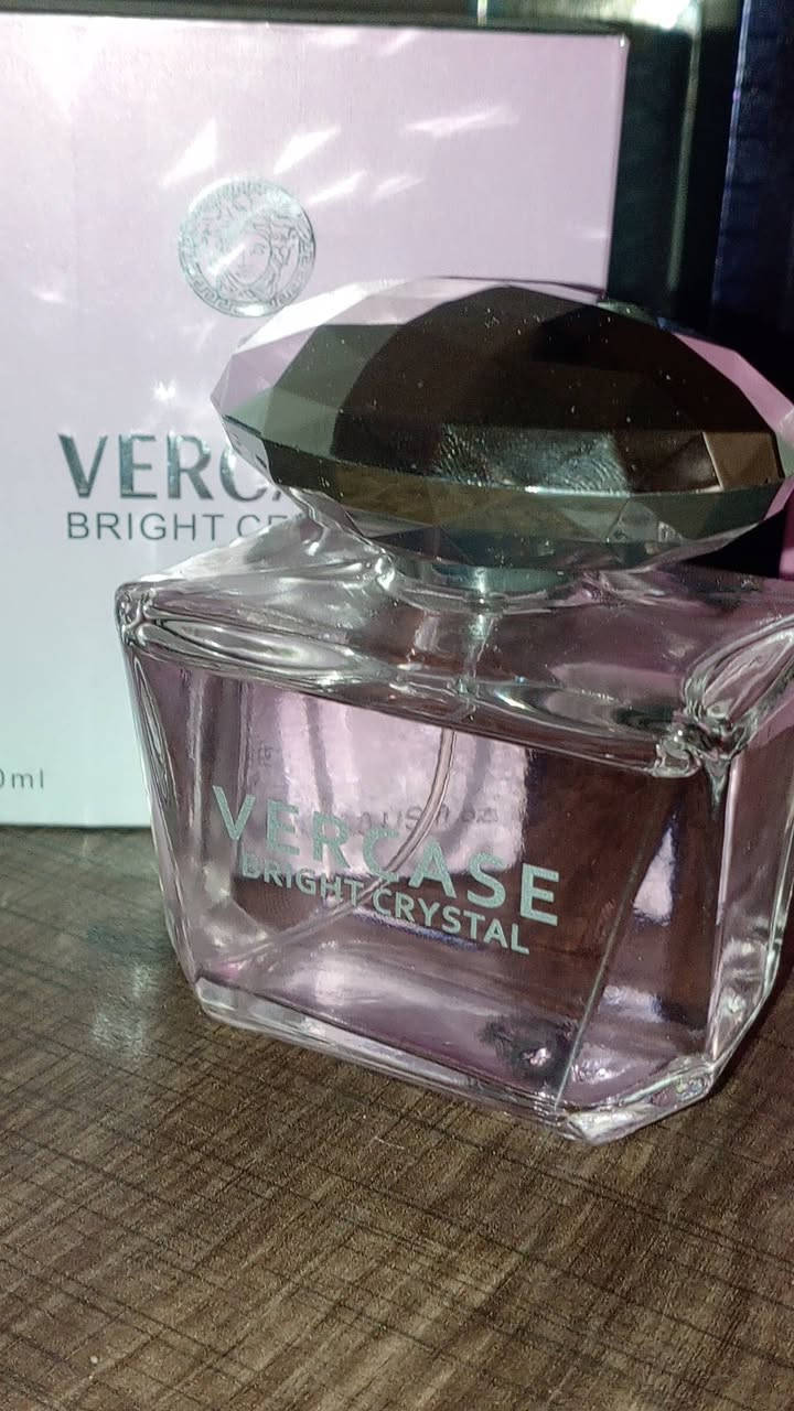 السلام عليكم  عطر فيرّساتشي نسائي صيفي
رائحة أنثوية أنيقة ومنعشة، السعر أقل من قيمته، فرصة سريعة للشراء.


**إذا كنت صاحب هذا الإعلان وتريد حذفه لأي سبب، رجاءا أرسل رسالة إلى الدعم الفني**