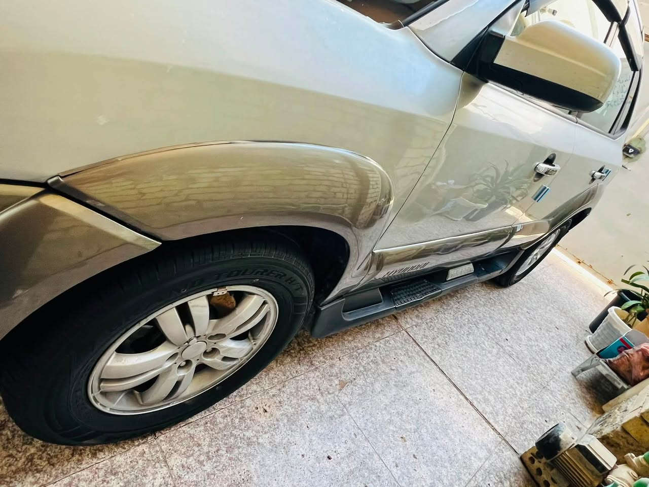 السلام عليكم توسان موديل ٢٠٠٧ رقم بغداد انكليزي محرك ٦ سلندر ٢٧٠٠ تبريد ثلج داخله جديد تخم تايرات جديد قبل شهر سياره خير من الله للبيع سعر ٩٥ وبيه مجال ‭

‭***********‬
