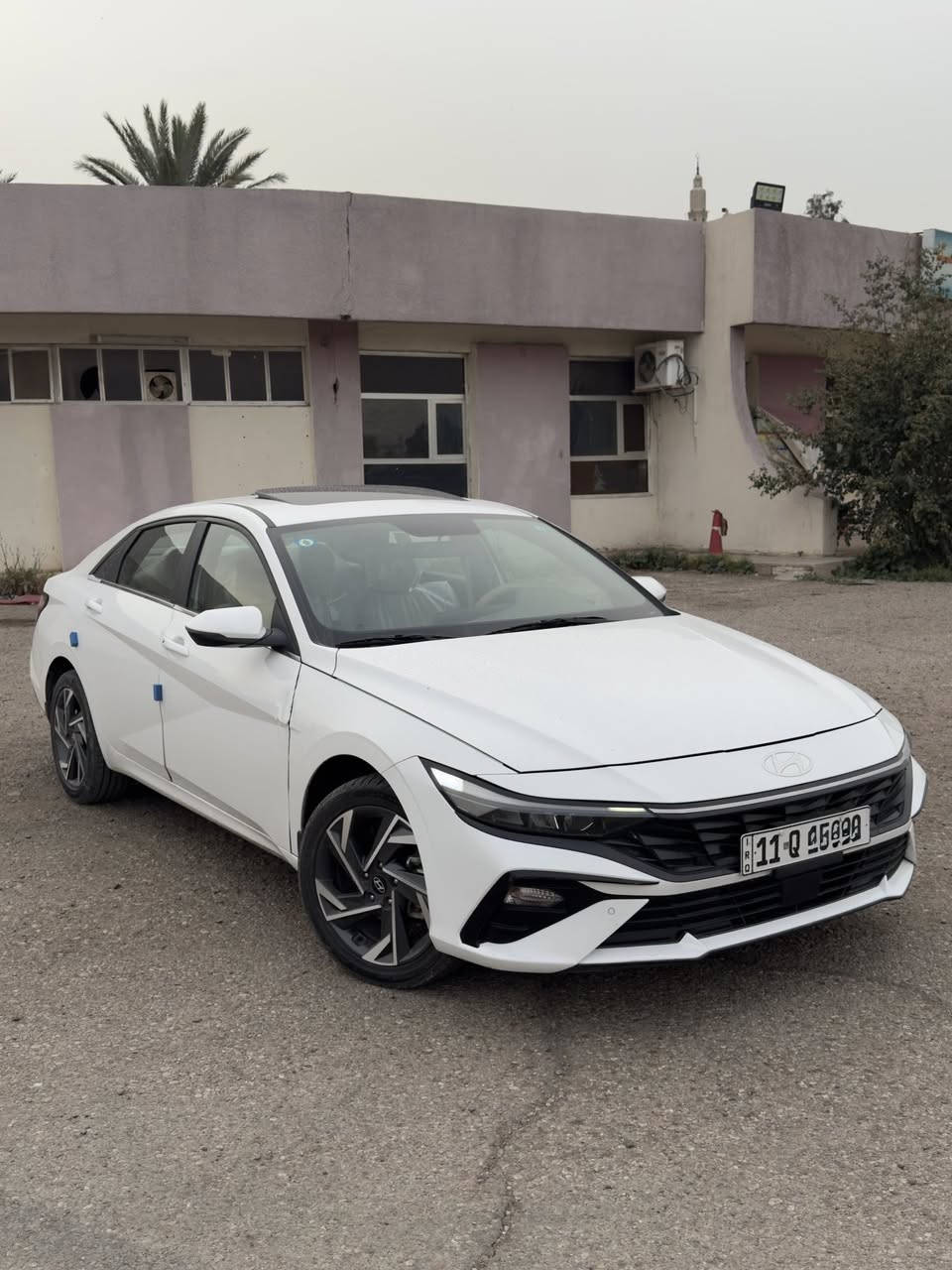 السلام عليكم
للبيع هيونداي النترا خليجي الشركة الدولية  2025 محرك 2000 دوش ماشية 35 الف كيلو 
السيارة كفالة عامة عدا طخة بالباب عكس السايق 
السيارة فول مواصفات 
🔷 المواصفات :- 
1- فتحة سقف 
2- شاشة + گيچات ديجيتال 
3- مود درايف 4 انظمة قيادة ( نورمال + ايكو + سبورت + سمارت )
4- كامرة خلفية 
5- حساسات امامي خلفي 
6- قطعتين تبريد 
7- شاحن لاسلكي 
8- لايتات امامية Led 
9- بك لايت Led متصل 
10- مرايات شفط + اشارة بالمري 
11- نظام ترحيب عند التشغيل
12- تايرات 5 ويل كب 
13- دخول ذكي السايق والراكب 
14- بصمة تشغيل
15- تشغيل عن بعد
16- فول تحكمات ستيرن + مثبت سرعة 

السيارة ماشاء الله ترايها شرطط زيرو تبريد ثلج ❄️ السيارة باسمي شرط سنوية 2030 هزة  كلة جديد ارقام بغداد الدولي تحويل ثاني يوم 
السعر 185 وبيها مجال وماكو 2025 خليجي بهل سعر
للتواصل *********** متوفر واتساب
