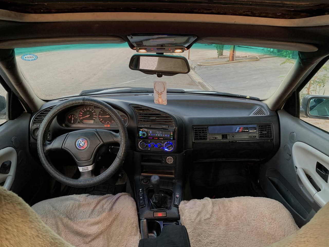 السلام عليكم ورحمة الله 
Bmw e36 للبيع
- رقم اربيل شرط التحويل
- بيها كوبون بنزين
- محرك بلاد 318 شرط اقتصادي ونشط
- كير عادي
- سقف سلايت طكتين
- دعاميه اماميه وخلفيه m
- دوسات جانبيه m
- شباك عطر نفخ m
- ويل كروم اصلي e39
- لايت عدسه + حلقات + زينون
- حاجب لايت m
- السياره تبريد بس عاطل (يحتاج بواري مال غاز )
- كيجات كله شغاله شلع
- جامات كهرباء
- باتري جديد
——— السعر 42 ورقه وبيها مجال ———-
مكاني كركوك ***********

