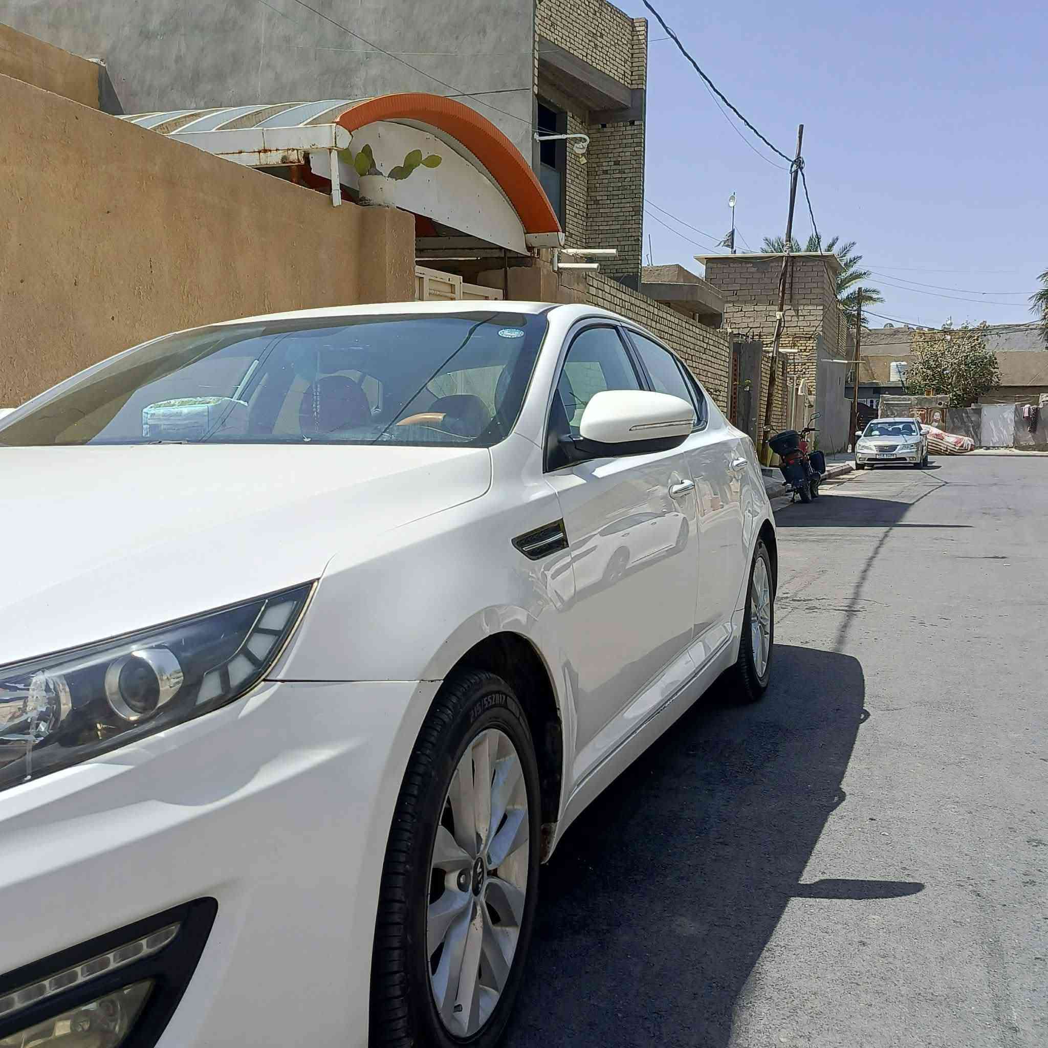 السلام عليكم
اوبتيما للبيع موديل2014
رقم اربيل محرك 2400 كير ومكينة على وضع الشركة السيارة مكفولة 
المواصفات:
بصمة 
دخول ذكي 
تحكم ستيرن 
شفتات ستيرن 
حساسات خلفيه 
شاشة عداد 
ترحيب KIA

السعر:145
للاستفسار:
***********
